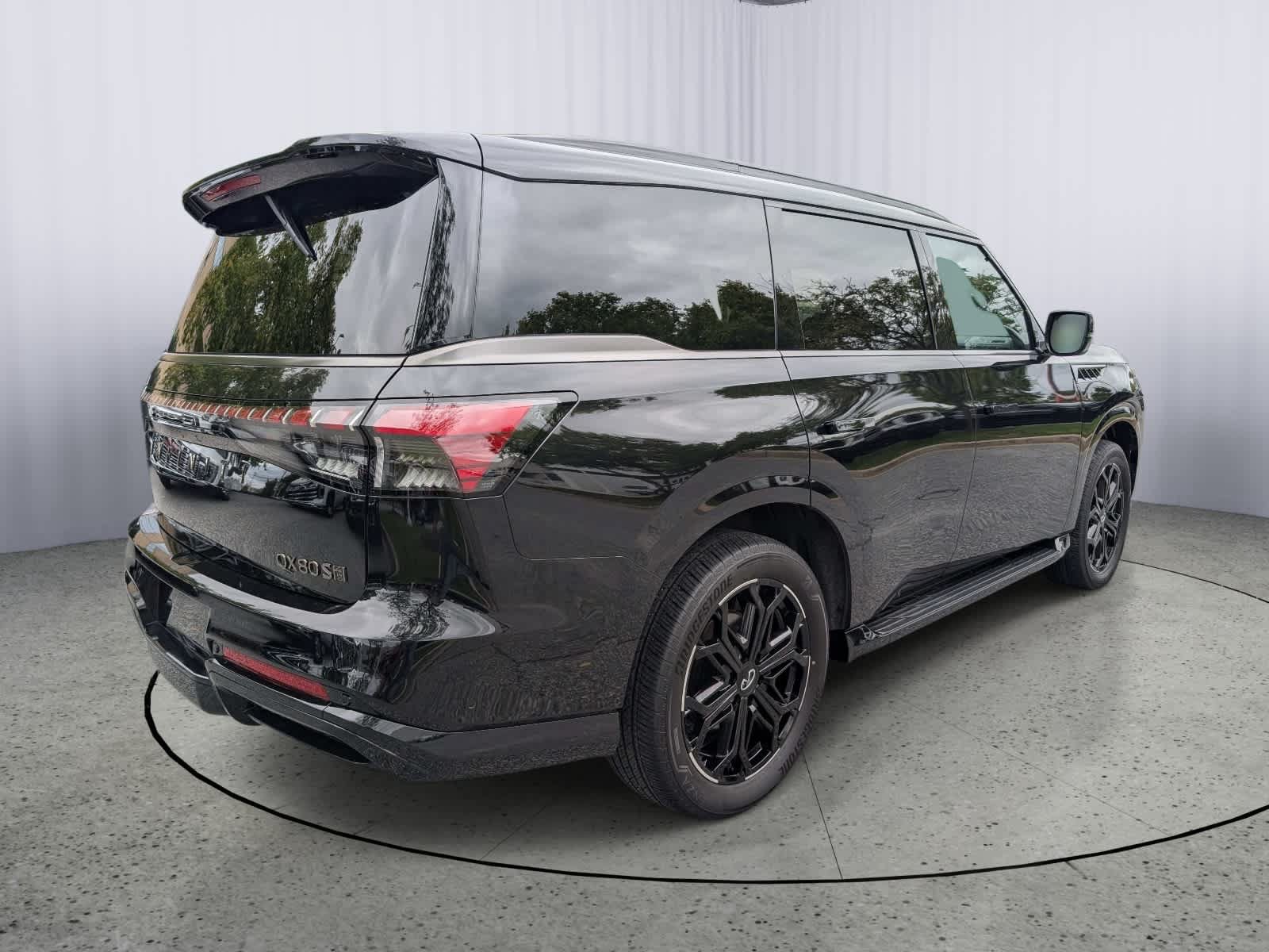 Used 2026 INFINITI QX80 4WD image 3