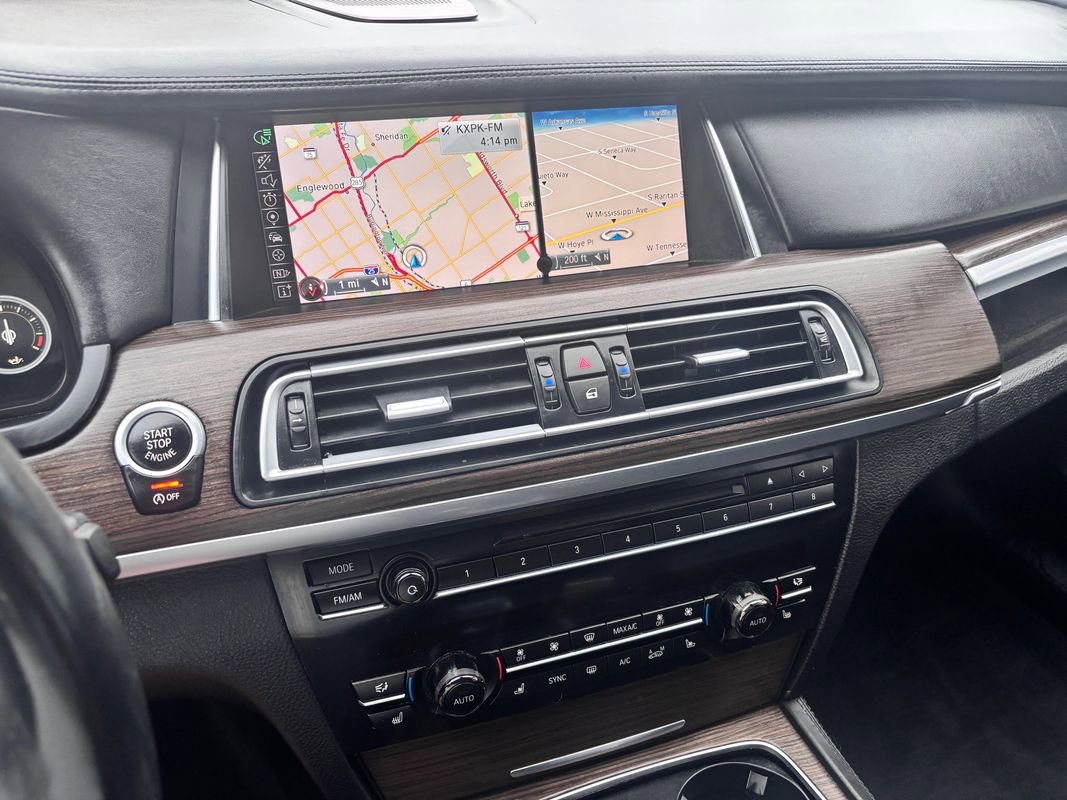 Used 2015 BMW 750Li xDrive image 22
