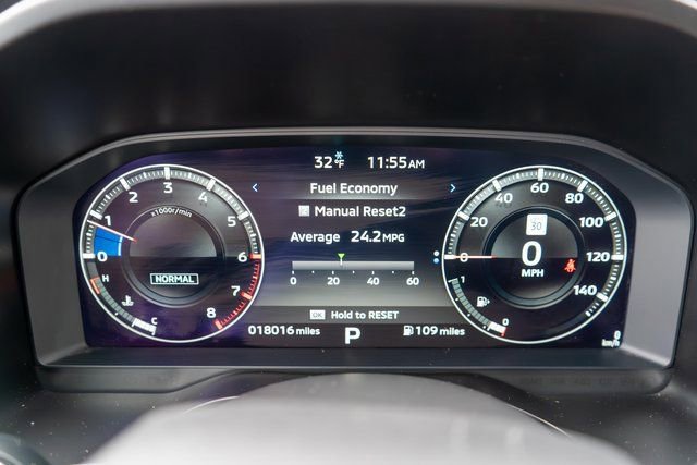 Used 2023 Mitsubishi Outlander AWD image 25