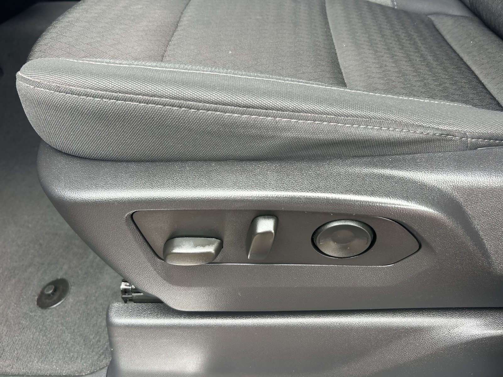 Certified 2025 Chevrolet Silverado 1500 LT RWD image 27
