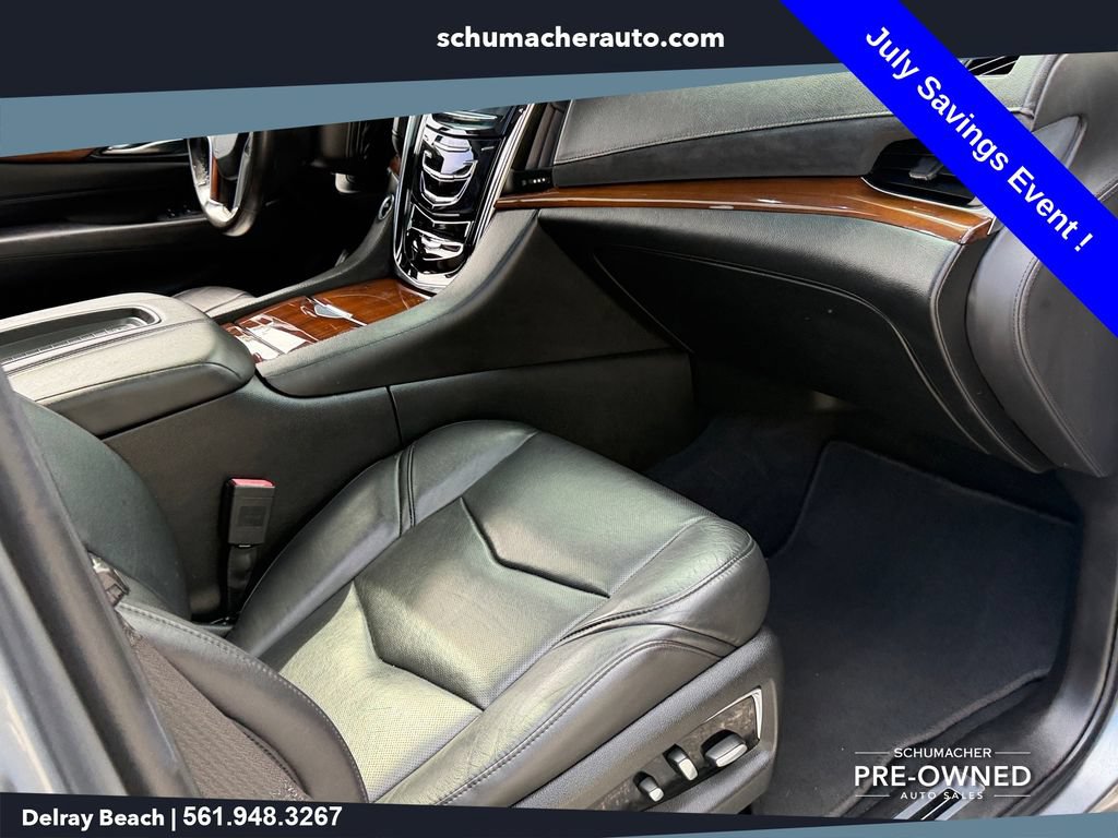 Used 2018 Cadillac Escalade ESV Luxury RWD image 18