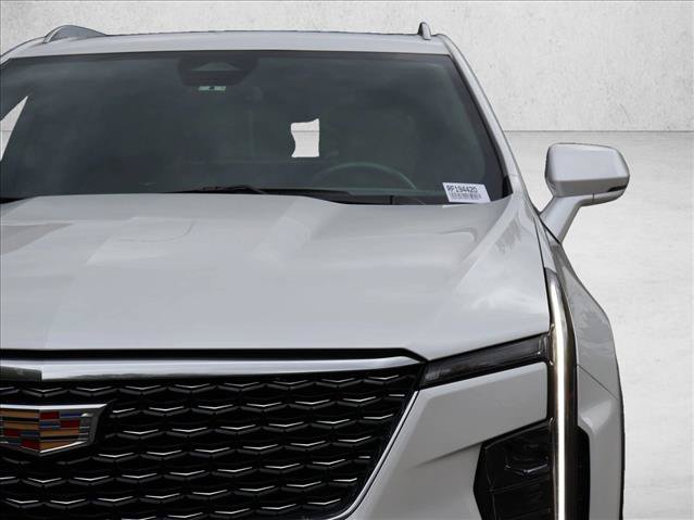Used 2024 Cadillac XT4 Premium Luxury AWD/4WD image 2