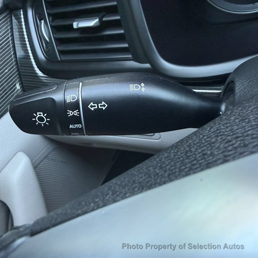 Used 2019 Hyundai Sonata Limited w/ Ultimate Package 04 FWD image 24