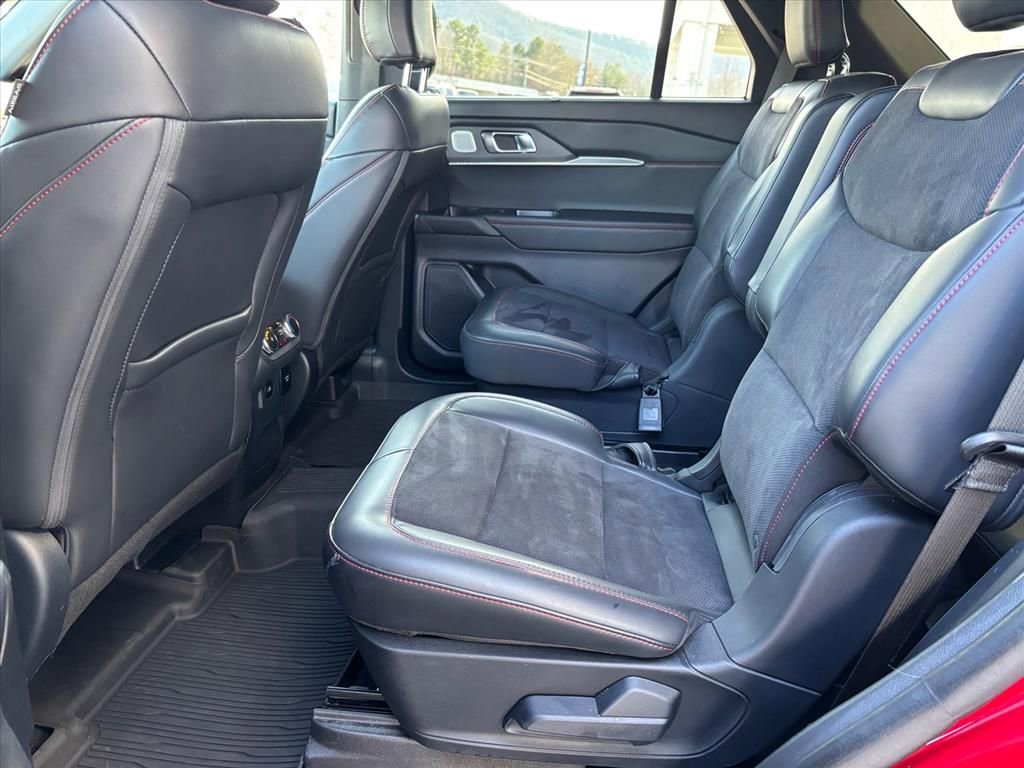 Used 2025 Ford Explorer ST image 11