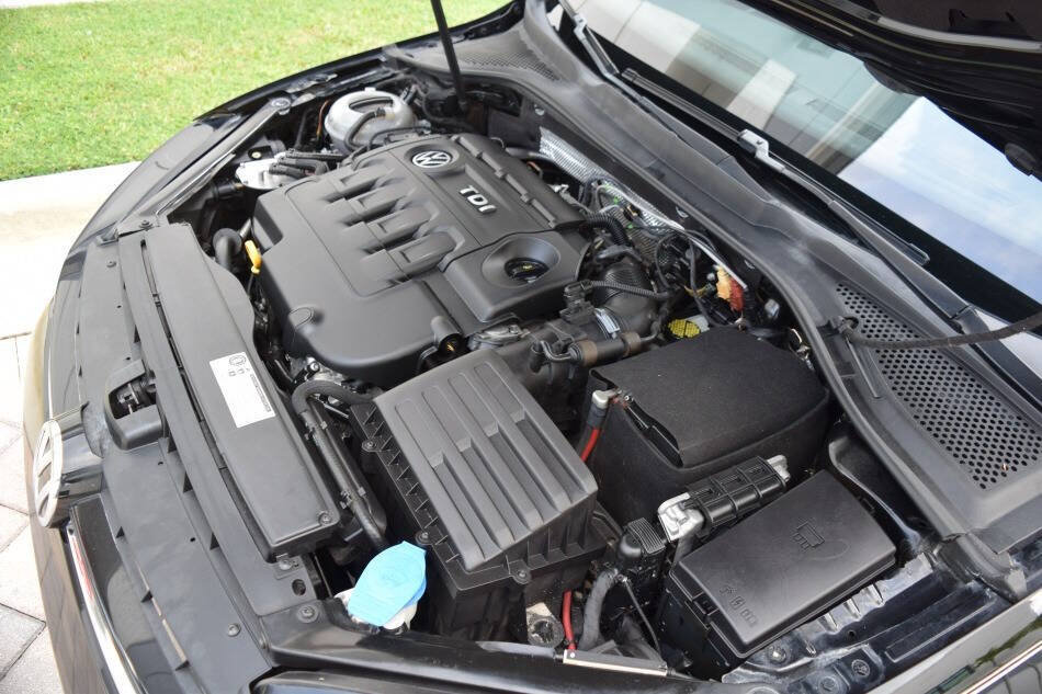 Used 2015 Volkswagen Golf TDI S FWD image 91