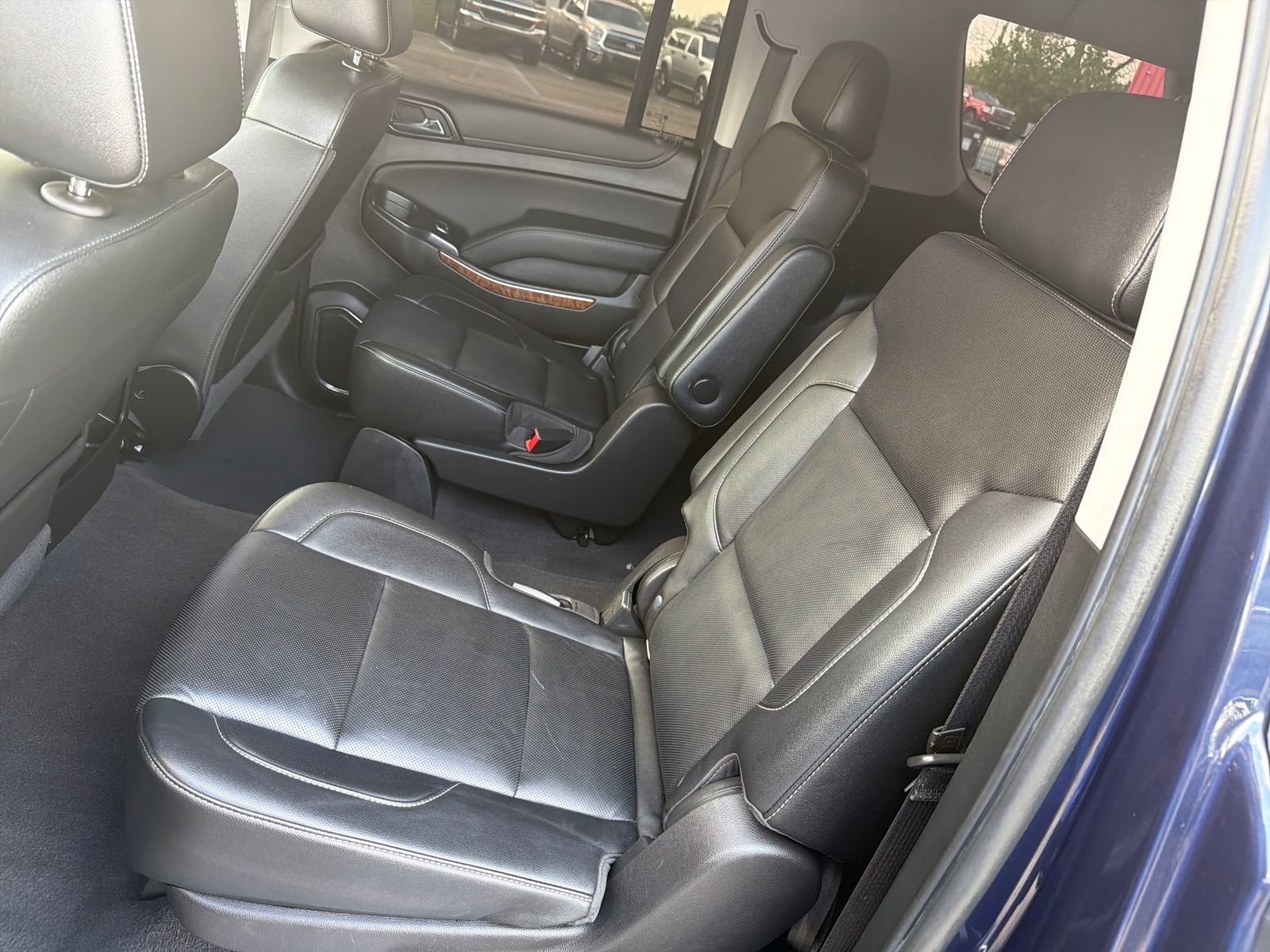 Used 2020 Chevrolet Suburban Premier AWD/4WD image 29