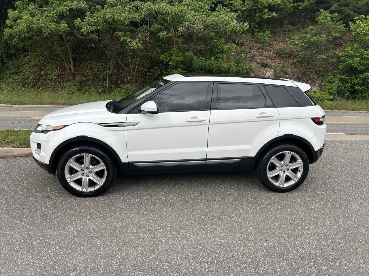 Used 2015 Land Rover Range Rover Evoque Pure Plus AWD/4WD image 4