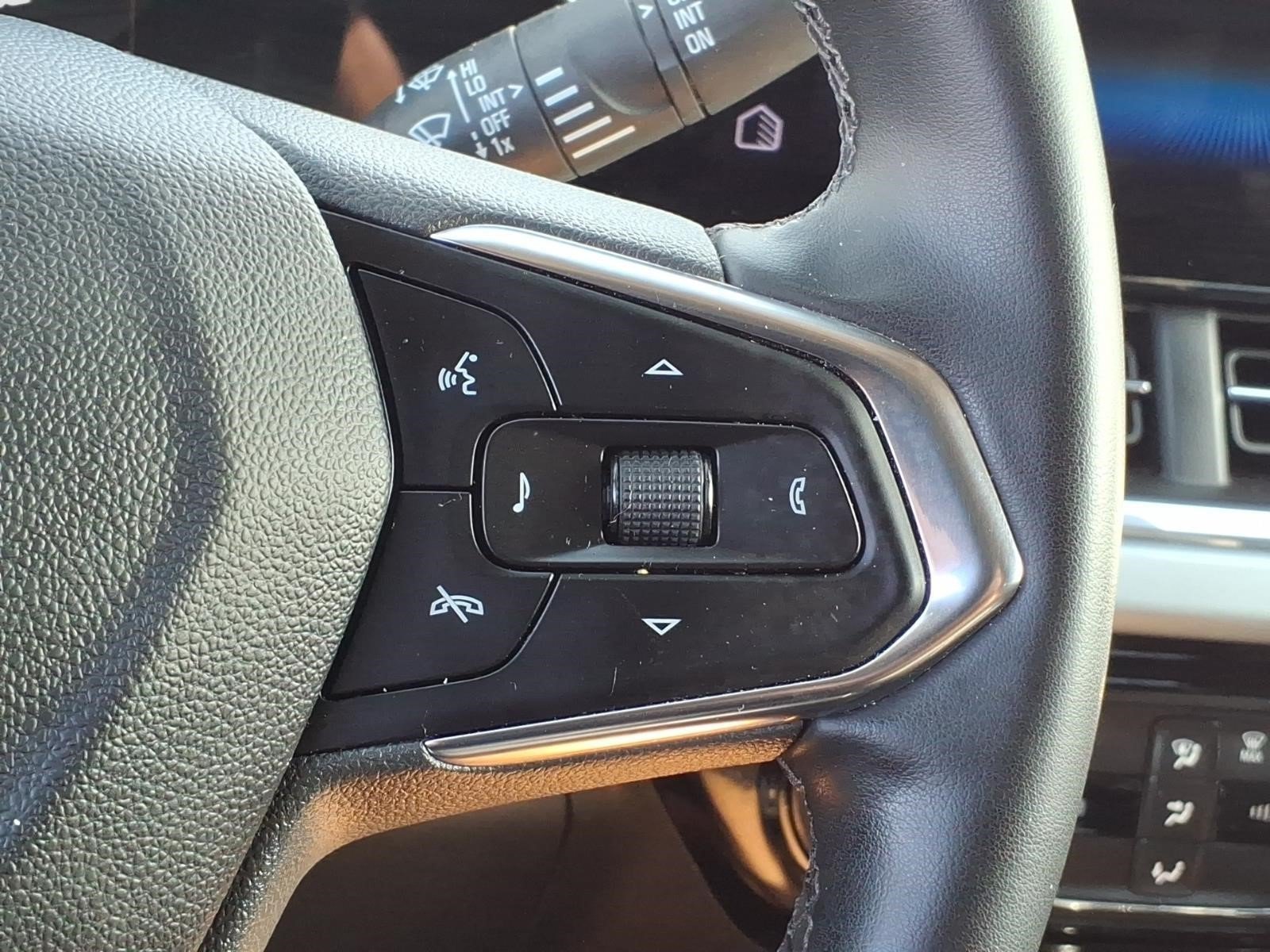 Used 2024 Chevrolet Trax LT w/ LT Convenience Package FWD image 25