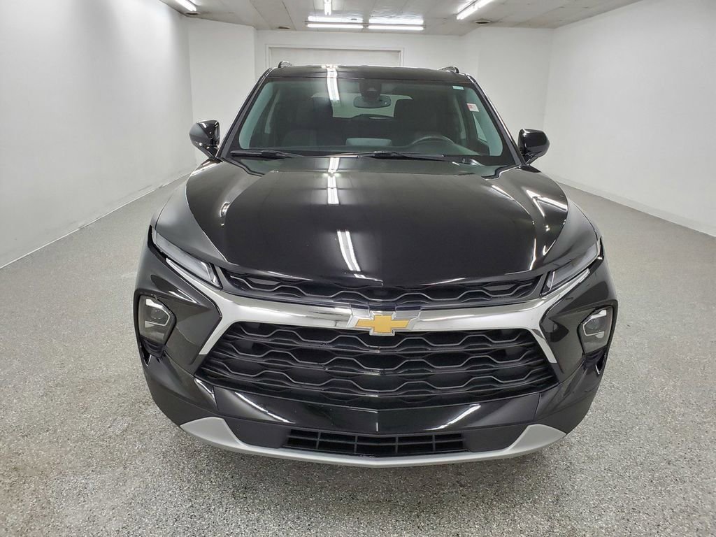 Used 2024 Chevrolet Blazer LT w/ Convenience Package FWD image 2