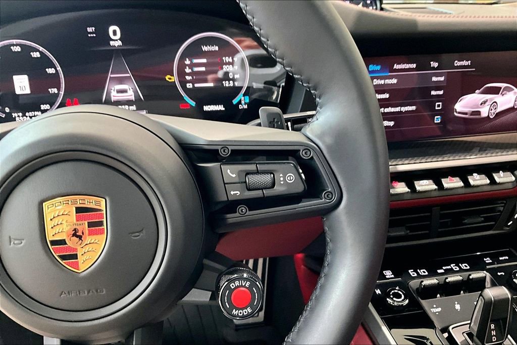 Used 2025 Porsche 911 Carrera RWD image 24