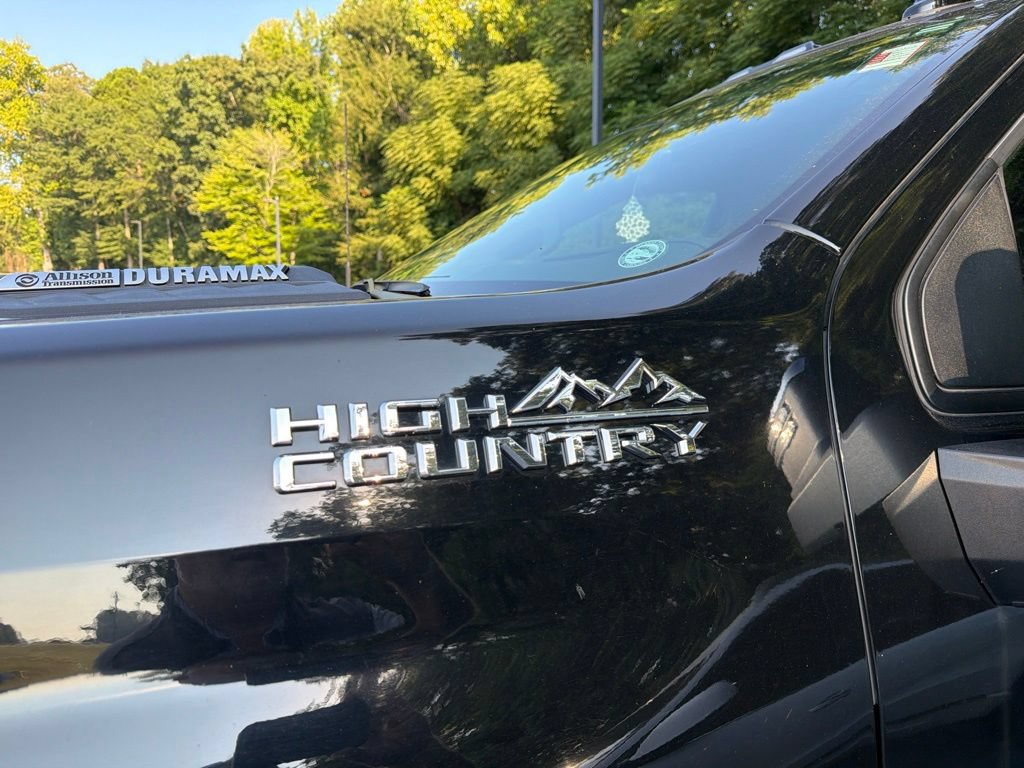 Used 2021 Chevrolet Silverado 2500 High Country w/ Technology Package AWD/4WD image 9