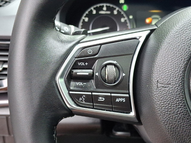 Used 2025 Acura RDX SH-AWD image 21