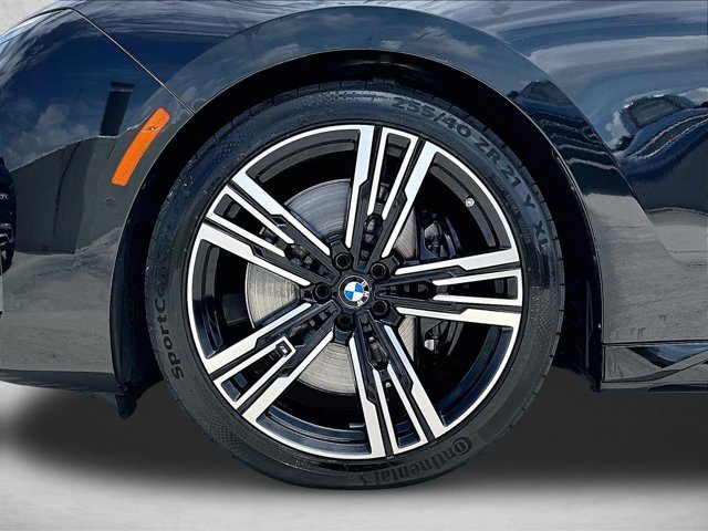 Used 2023 BMW 760i xDrive AWD/4WD image 10