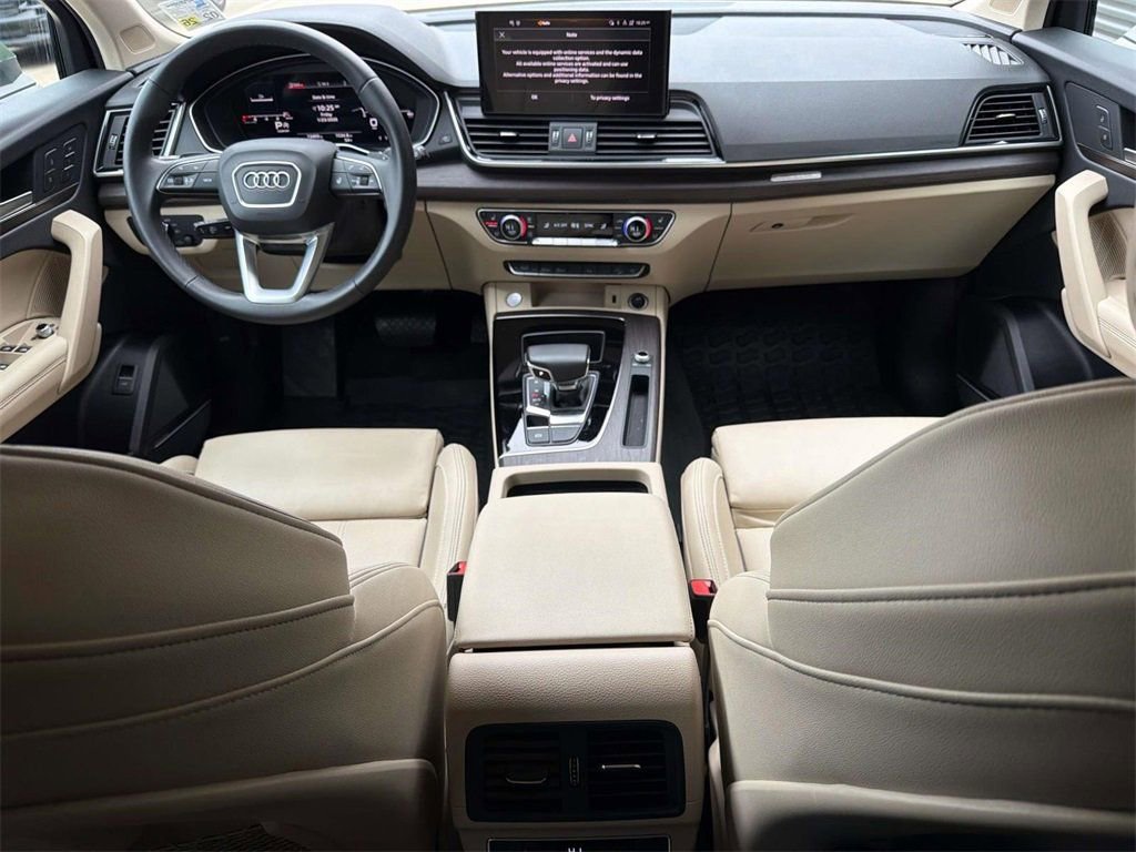 Used 2025 Audi Q5 2.0T Premium Plus w/ Premium Plus Package image 11