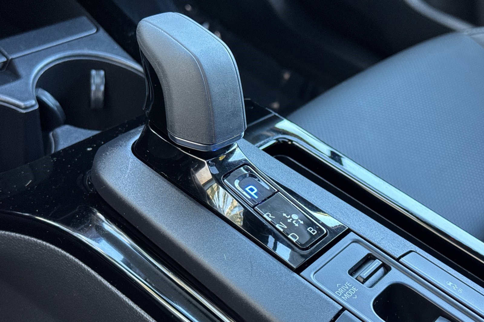 Used 2024 Toyota Prius Limited w/ Limited Premium Package image 18