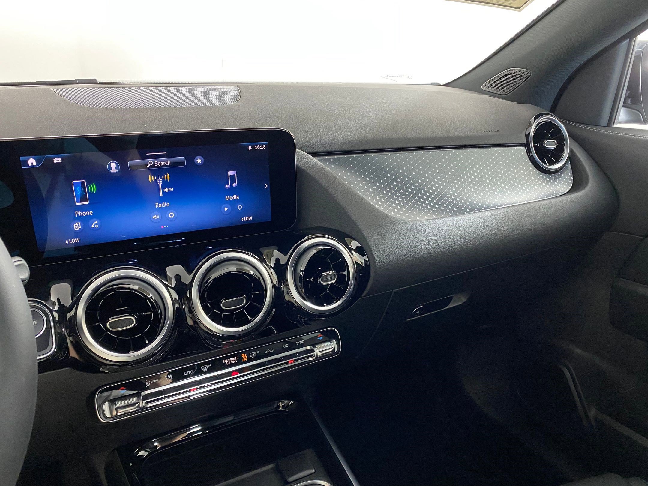 Used 2026 Mercedes-Benz GLA 250 4MATIC image 23