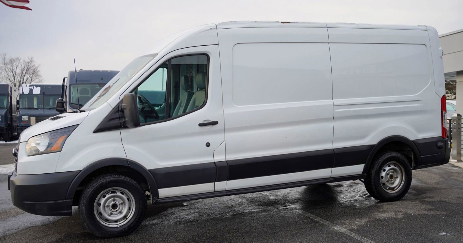 Used 2018 Ford Transit 350 148 Medium Roof image 10