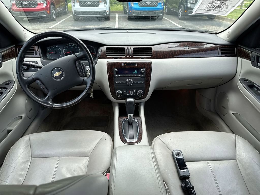 Used 2012 Chevrolet Impala LTZ FWD image 10