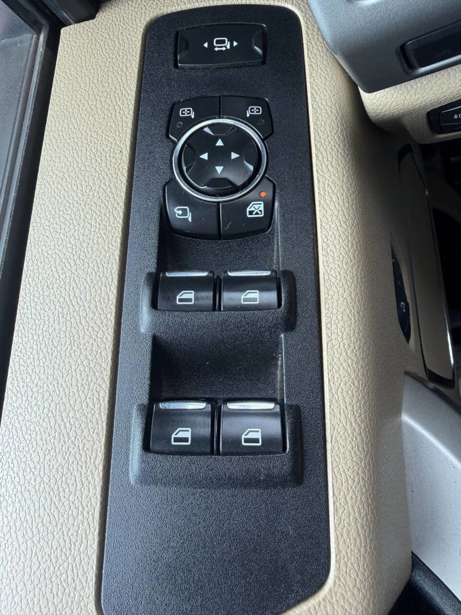 Used 2017 Ford F250 Lariat w/ Lariat Ultimate Package AWD/4WD image 16