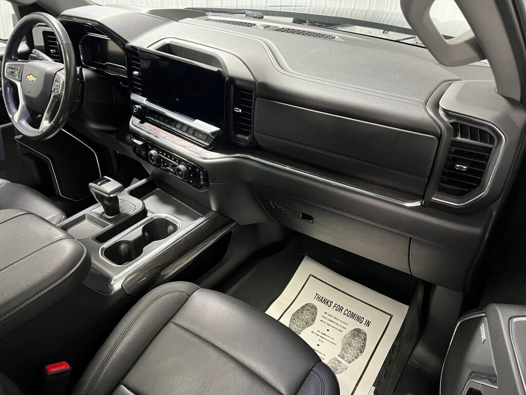 Used 2023 Chevrolet Silverado 1500 LTZ w/ LTZ Premium Package image 3