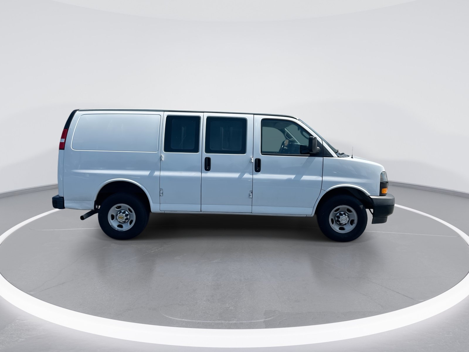 Used 2020 Chevrolet Express 2500 w/ Driver Convenience Package RWD image 10
