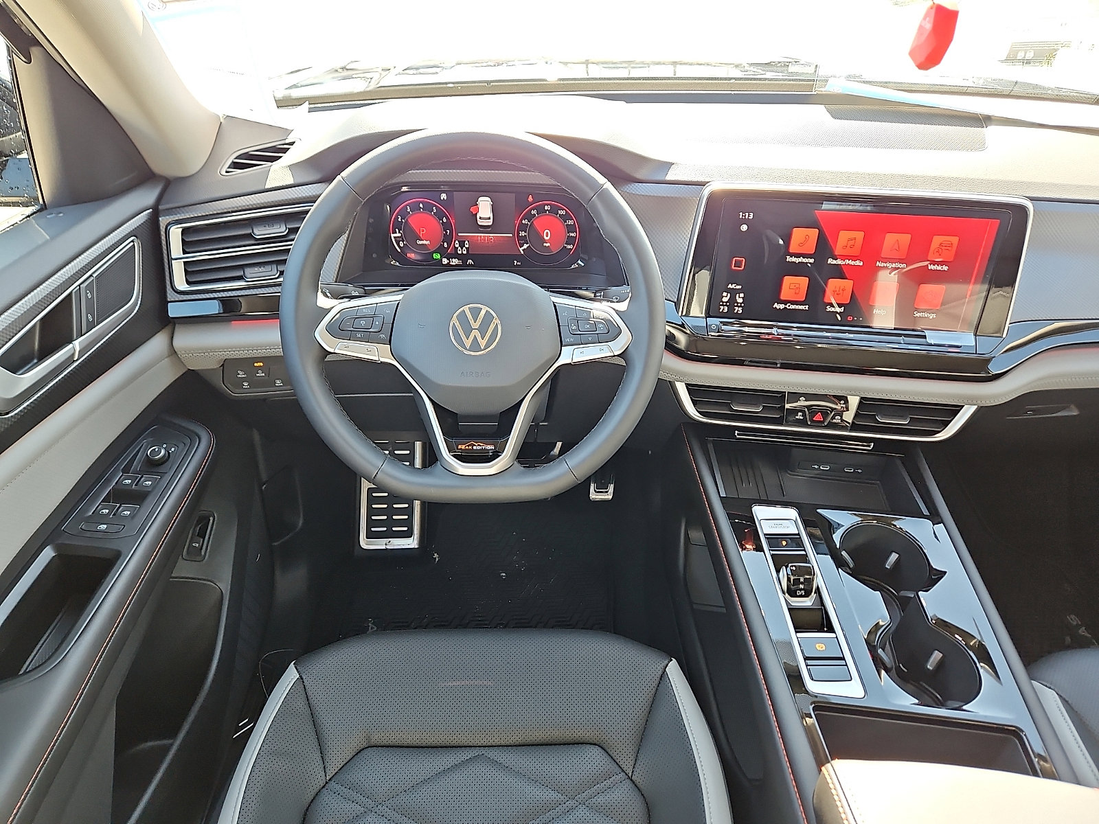 New 2026 Volkswagen Atlas Peak Edition image 10