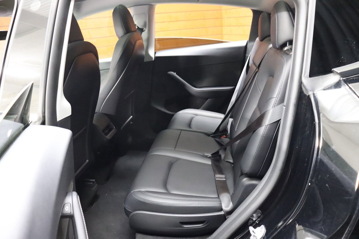 Used 2022 Tesla Model Y Long Range AWD/4WD image 19