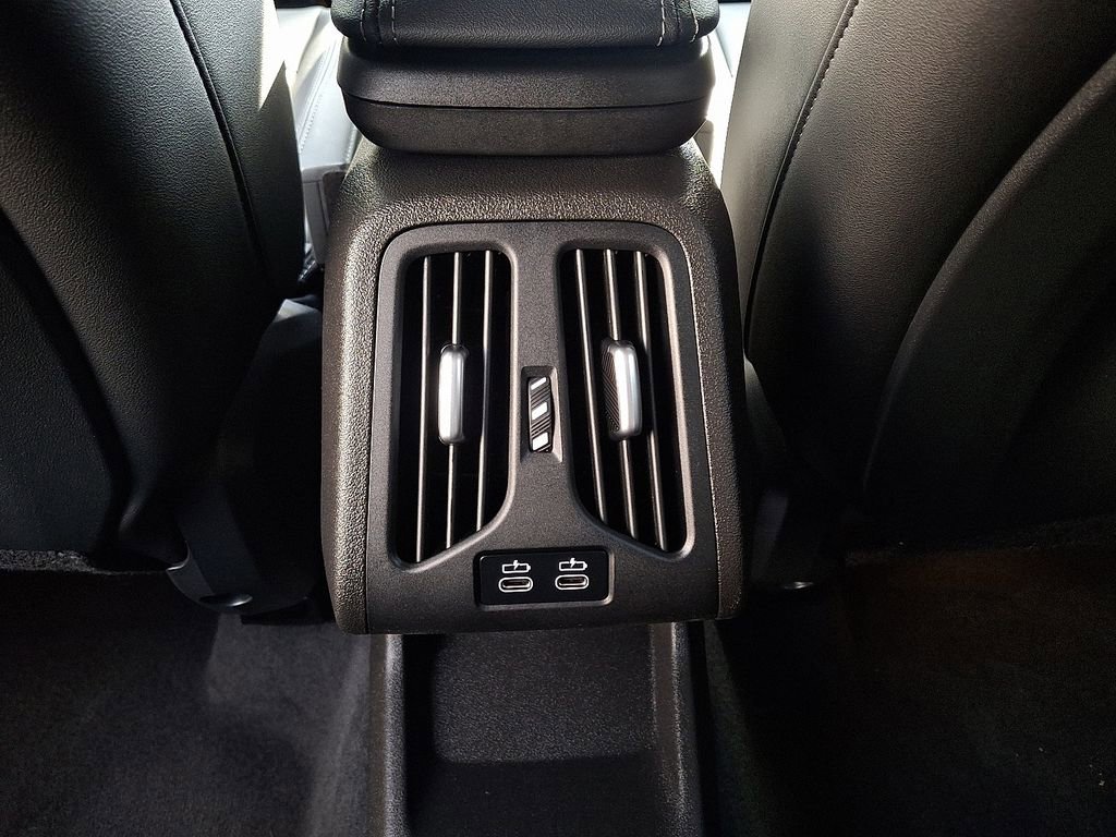 Used 2025 BMW X2 xDrive28i image 11