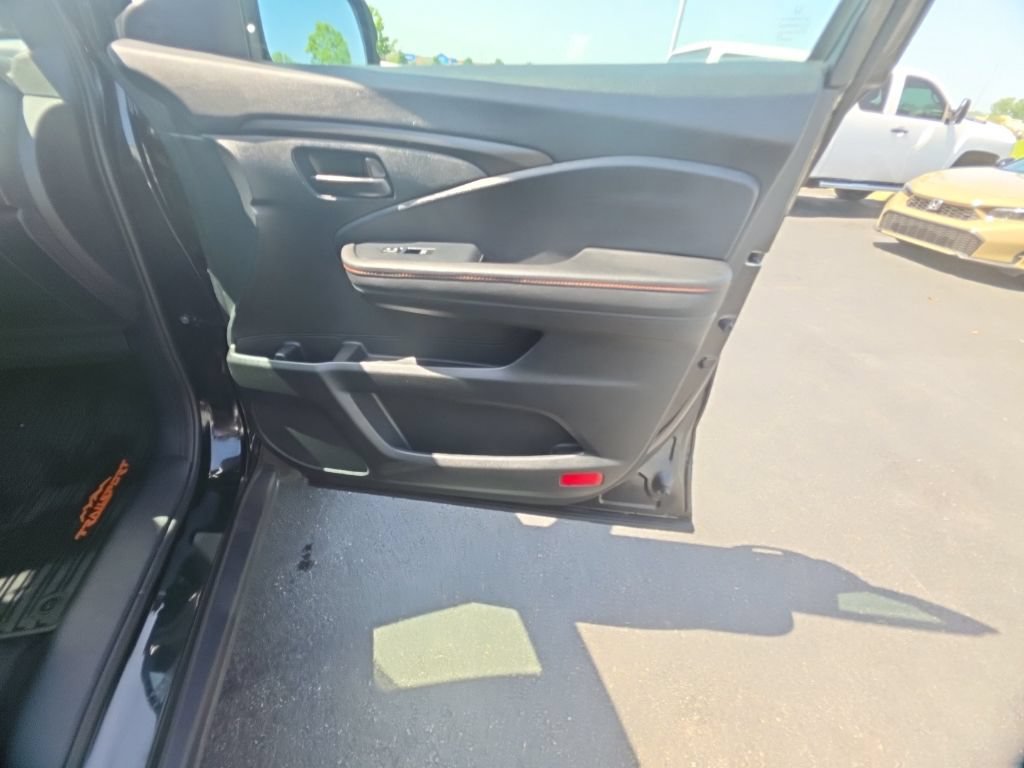 Certified 2025 Honda Passport TrailSport image 31