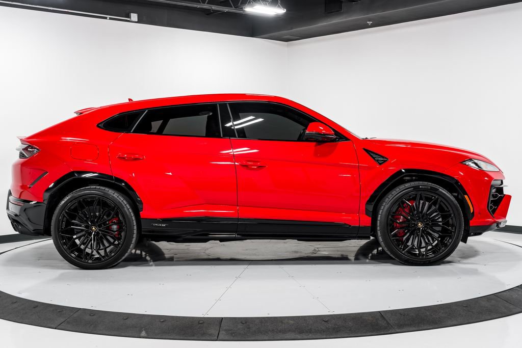 Used 2025 Lamborghini Urus SE AWD/4WD image 2