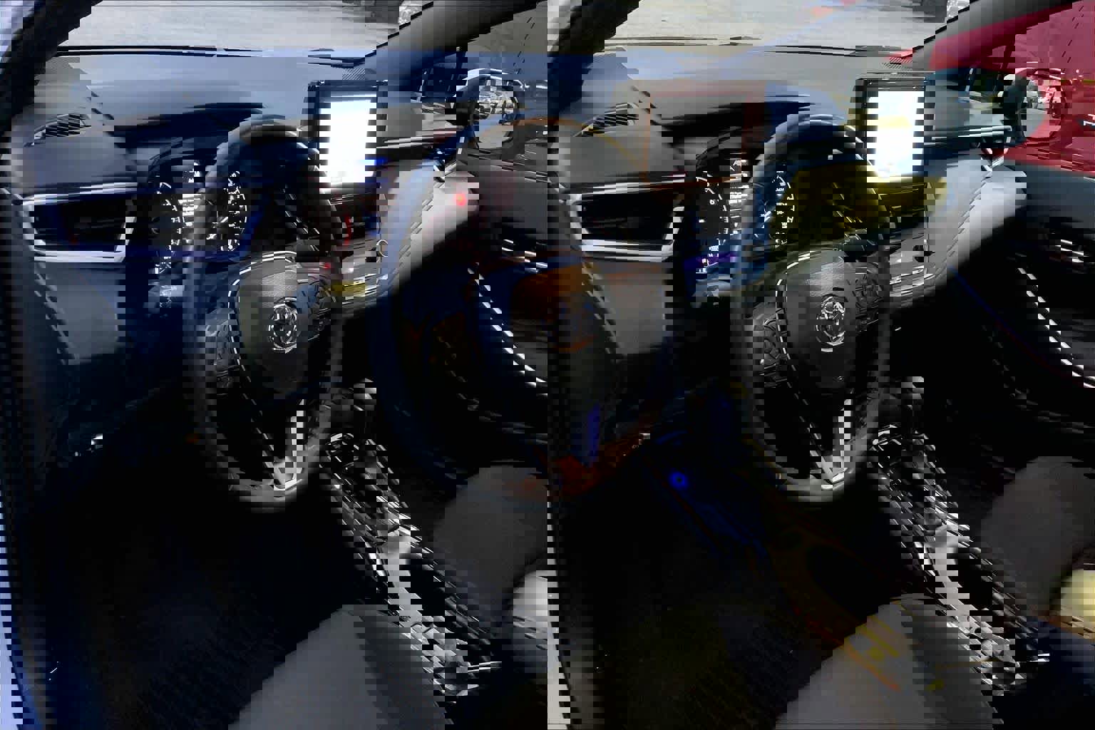 Used 2025 Toyota Corolla SE image 17