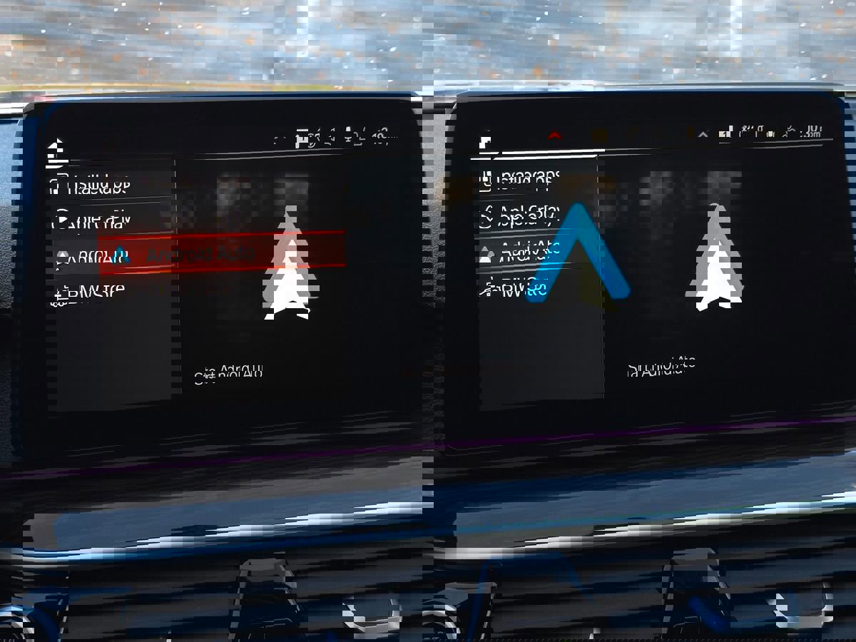 Used 2023 BMW 530e xDrive w/ Premium Package image 44