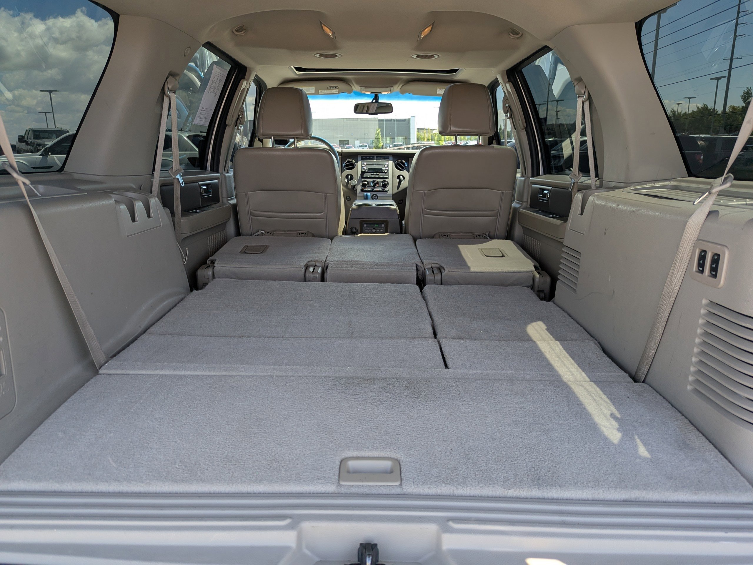 Used 2010 Ford Expedition XLT AWD/4WD image 35