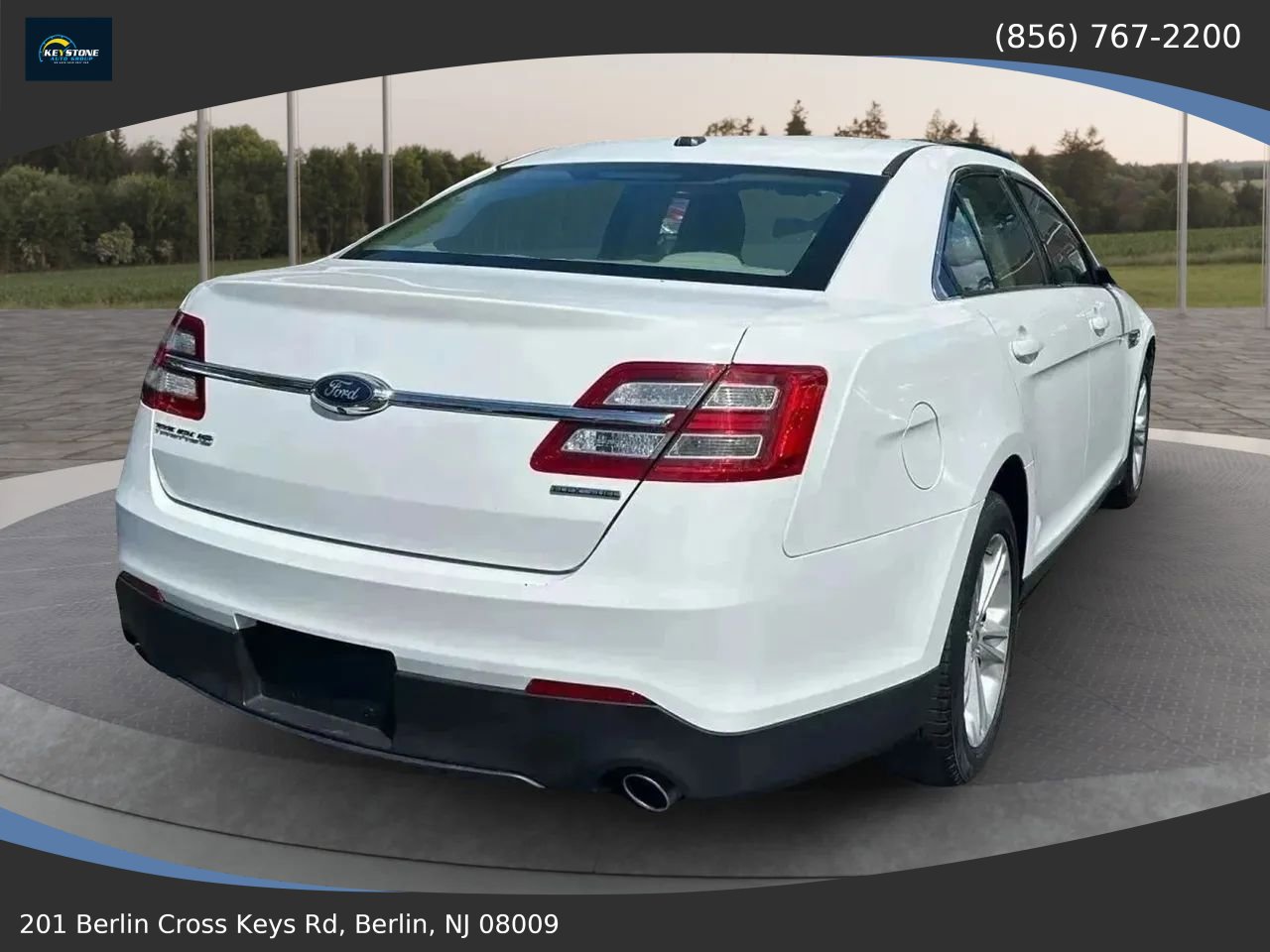 Used 2019 Ford Taurus SE image 7