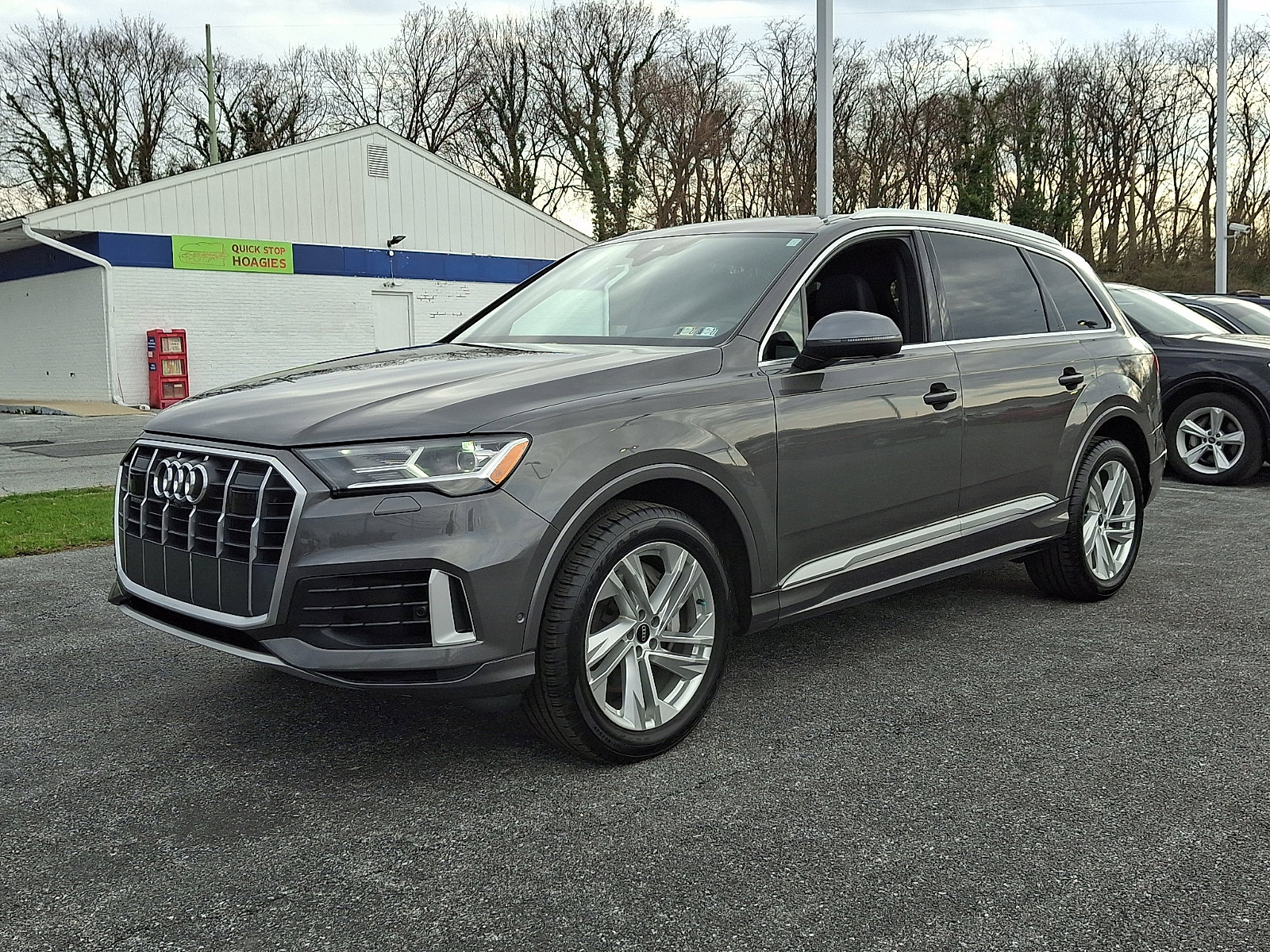 Used 2021 Audi Q7 3.0T Premium Plus w/ Executive Package image 3