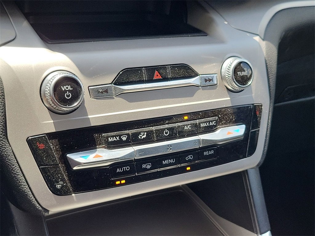 Used 2024 Ford Explorer XLT w/ Equipment Group 202A image 16