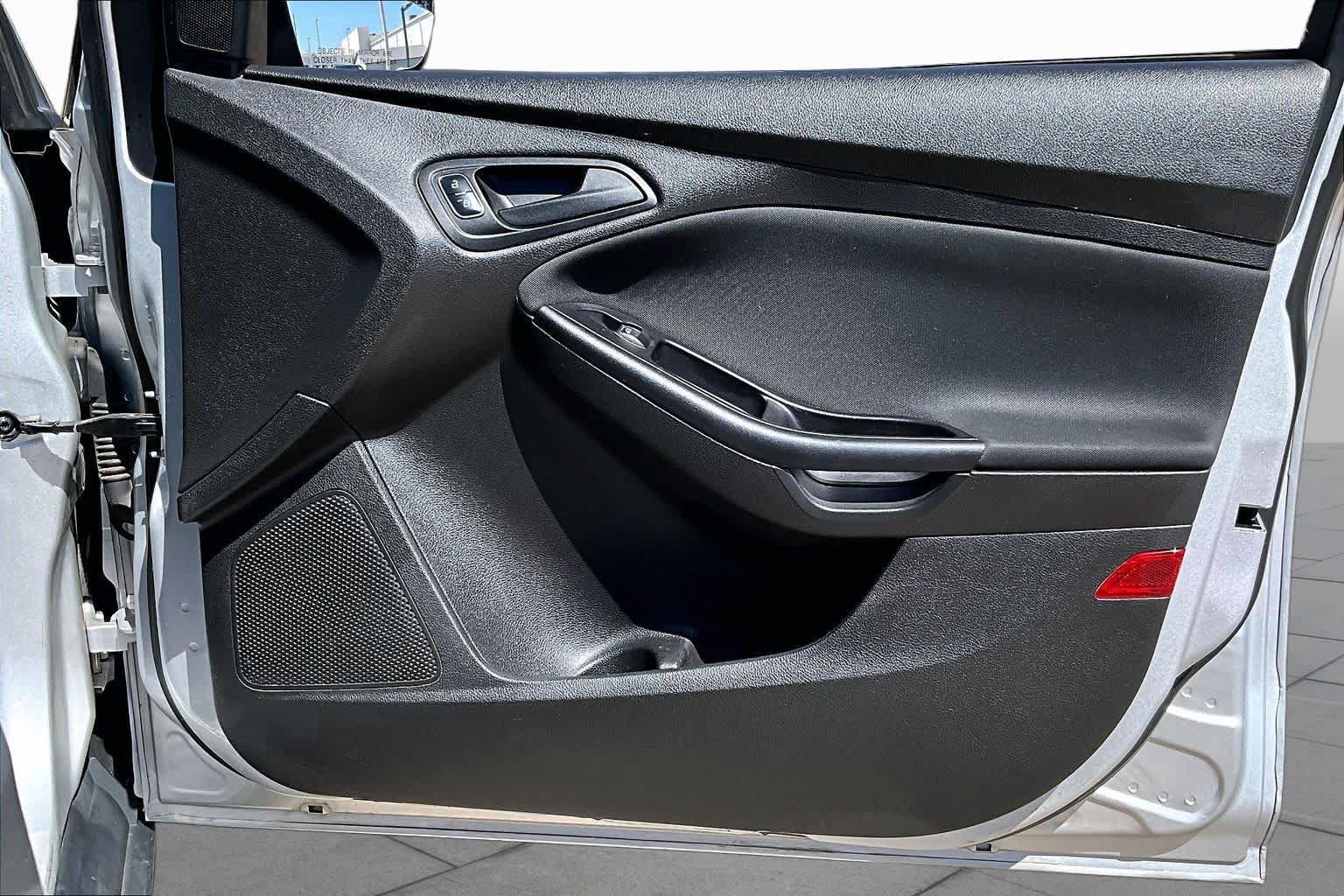Used 2015 Ford Focus S FWD image 25