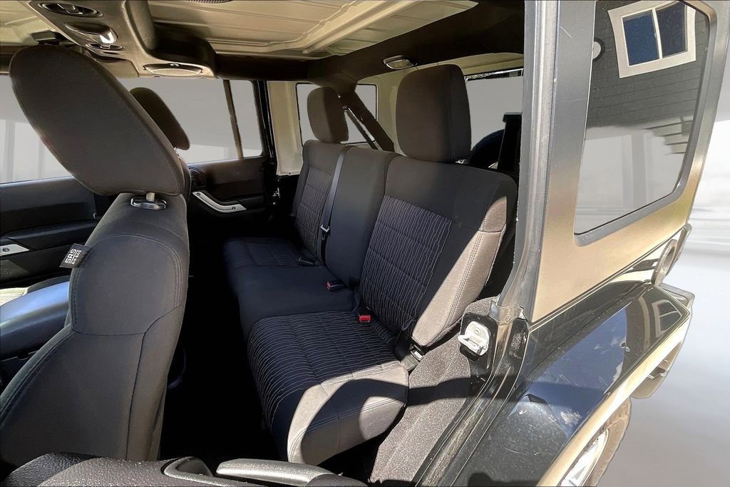 Used 2011 Jeep Wrangler Unlimited Sahara AWD/4WD image 19