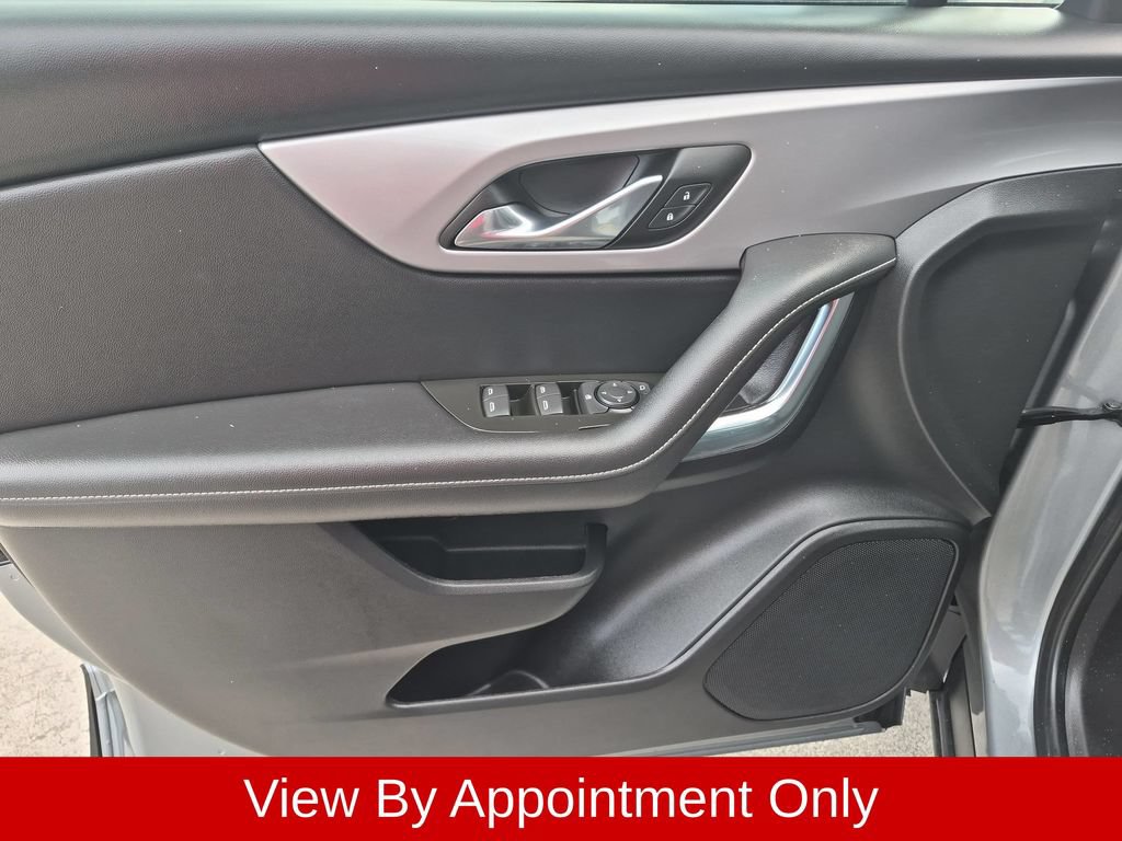 Used 2025 Chevrolet Blazer LT FWD image 11