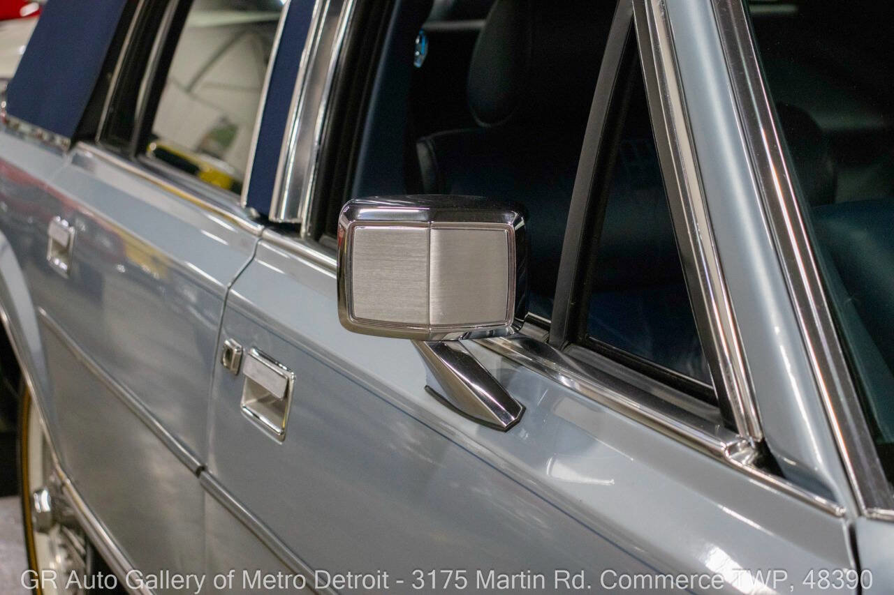 Used 1986 Lincoln Town Car image 39