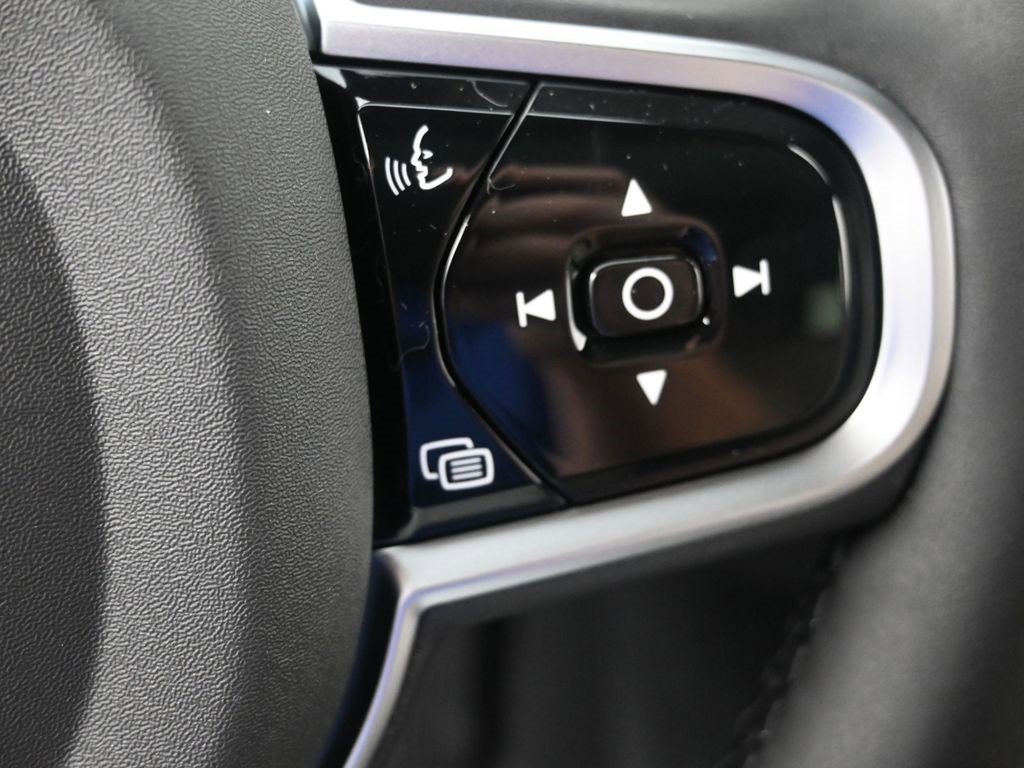 New 2026 Volvo XC60 B5 Plus w/ Protection Package Premier image 19