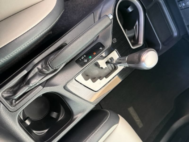 Used 2018 Toyota RAV4 Limited FWD image 24
