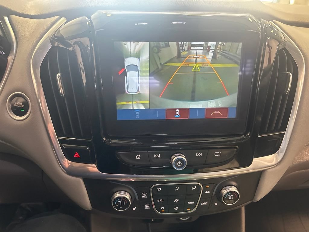 Used 2019 Chevrolet Traverse LT w/ LT Premium Package AWD/4WD image 5