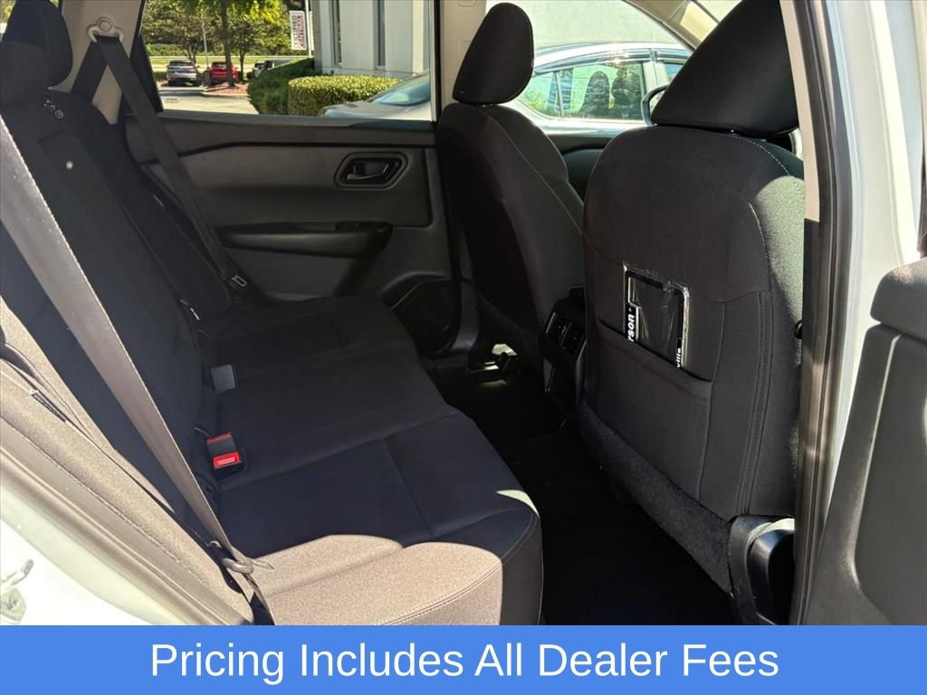Used 2024 Nissan Rogue S AWD/4WD image 21