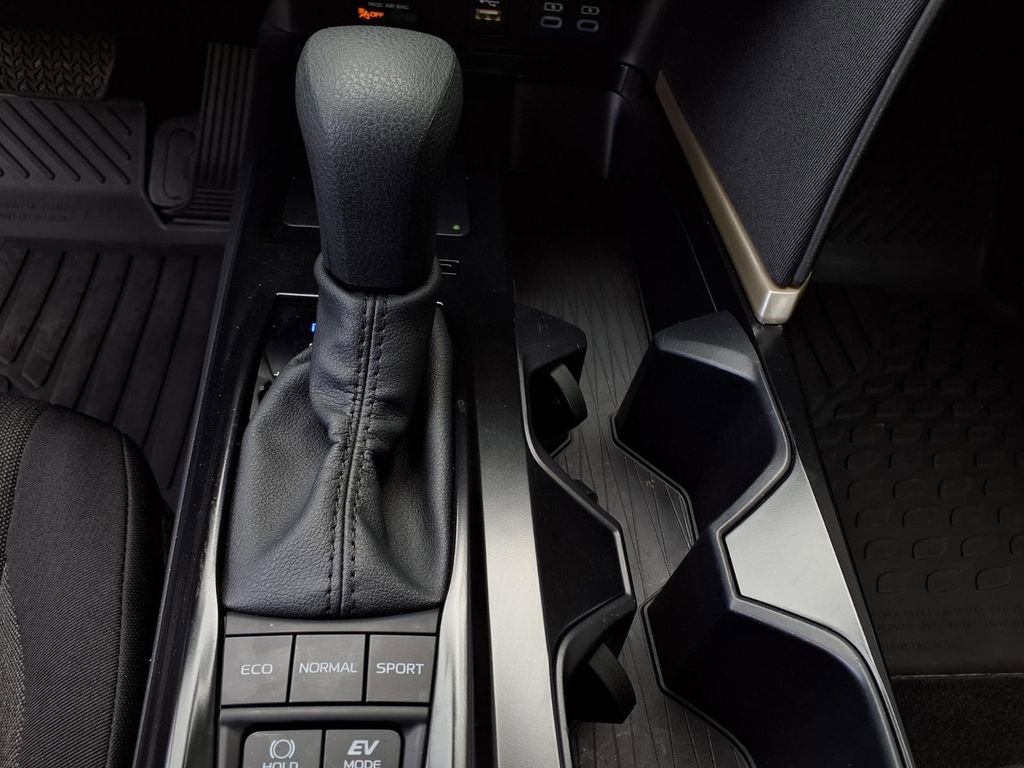 Certified 2025 Toyota Camry LE w/ Convenience Package image 12