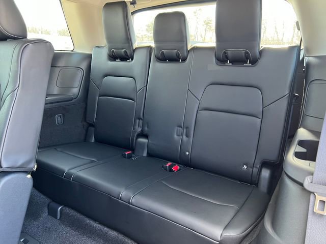 New 2026 Nissan Pathfinder SL image 6