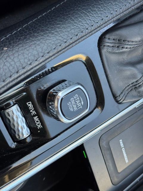 Used 2018 Volvo XC90 T6 Momentum w/ Convenience Package image 37