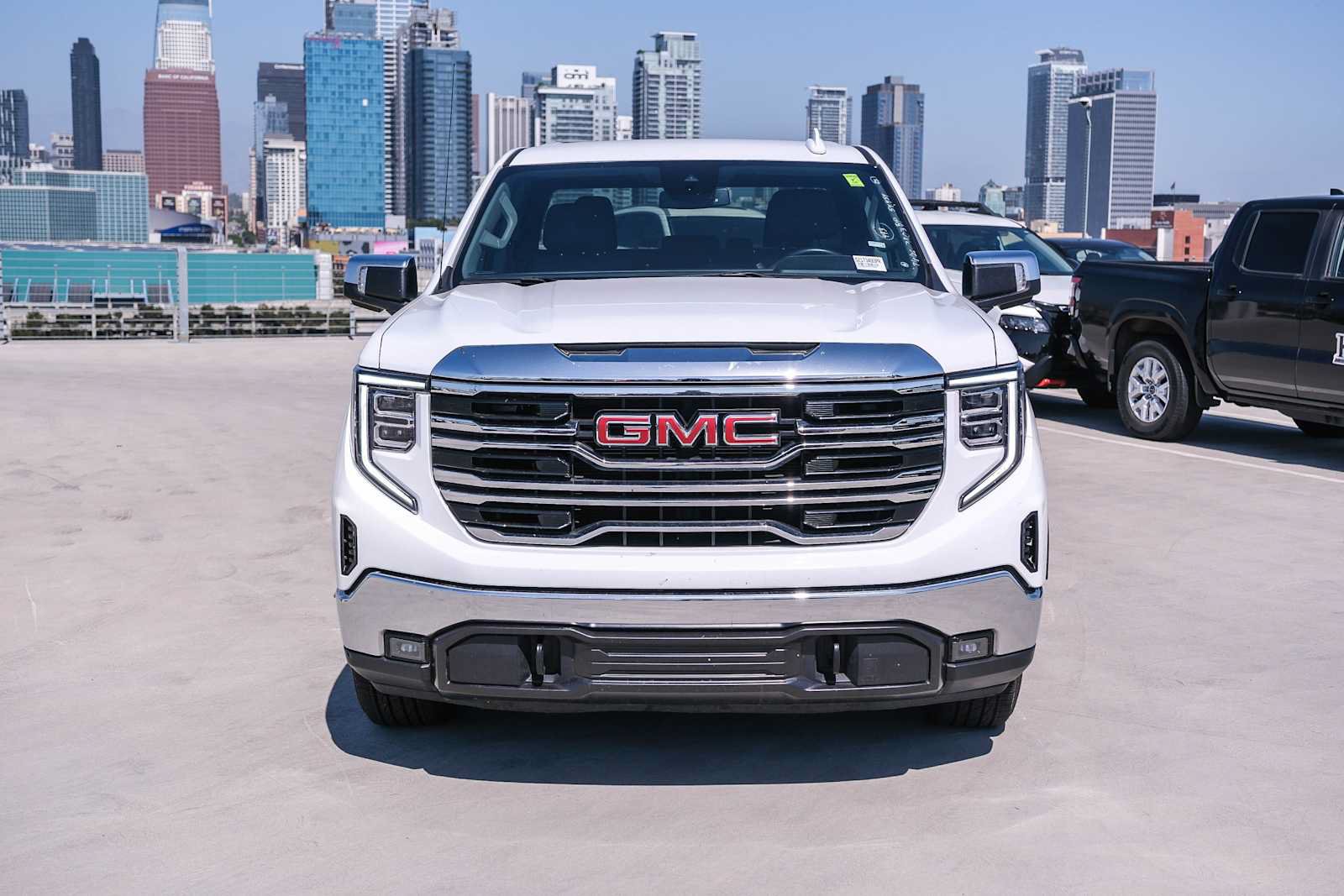 Used 2025 GMC Sierra 1500 SLT RWD image 2