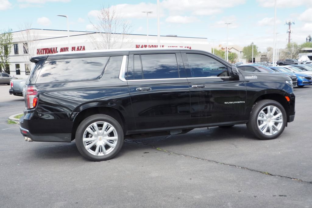 Used 2022 Chevrolet Suburban High Country w/ Premium Package 2 image 8