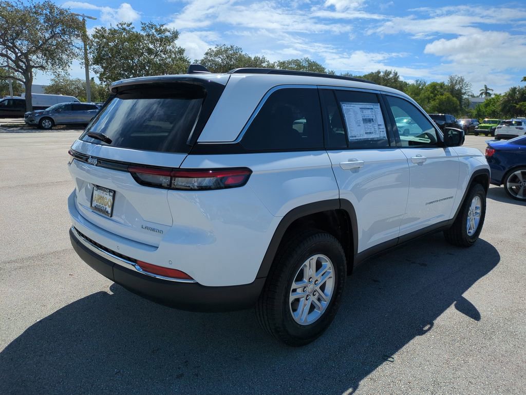 New 2025 Jeep Grand Cherokee Laredo AWD/4WD image 5